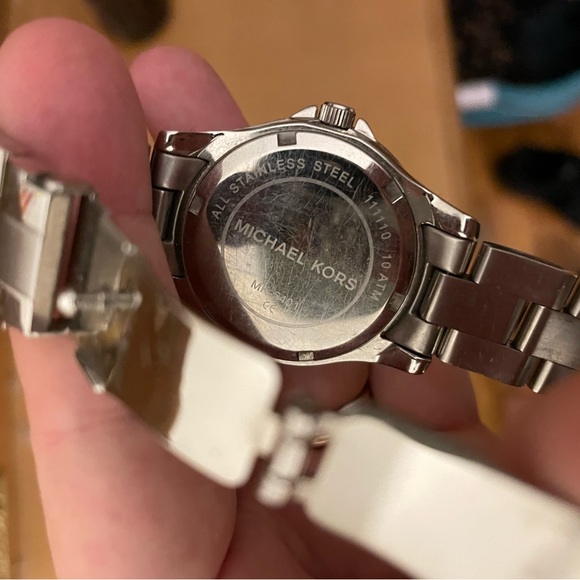 Michael Kors silver watch - Picture 2 of 2